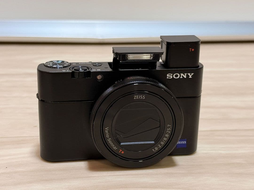 デジタルカメラ SONY Cyber-shot 4K R5 DSC-RX100M5A