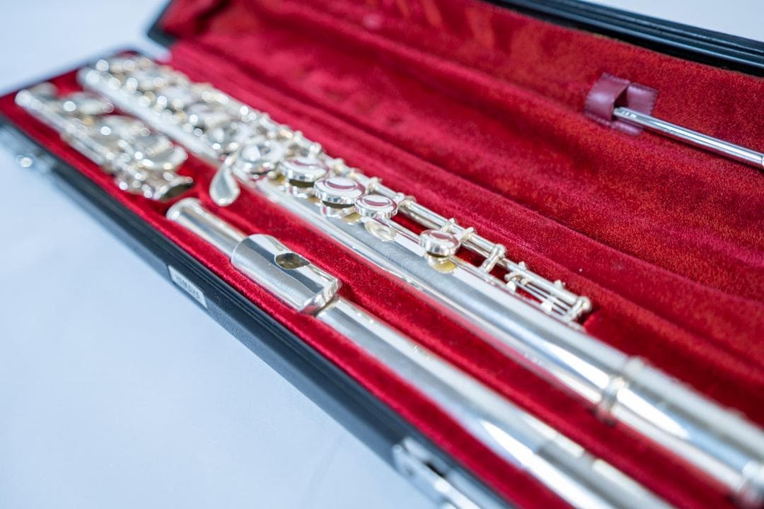 〈美品〉YAMAHA YFL211 フルート ヘコミなし　タンポ良好