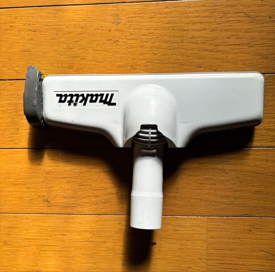 Makita マキタ コードレス掃除機 CL107FD充電器付き LEDライト付