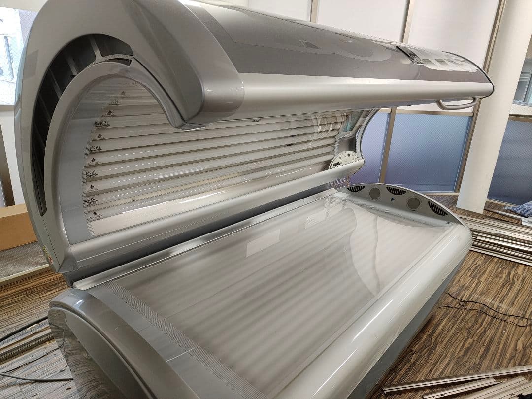 uwe LOTUS タンニングベッド 日焼けマシン