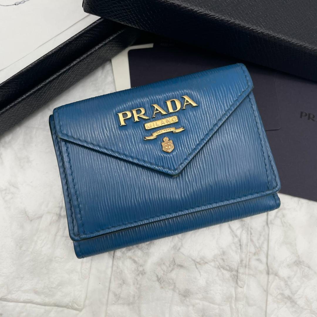 極美品✨プラダ 折り財布 ヴィッテロムーヴ メタルロゴ ブルー RFID
