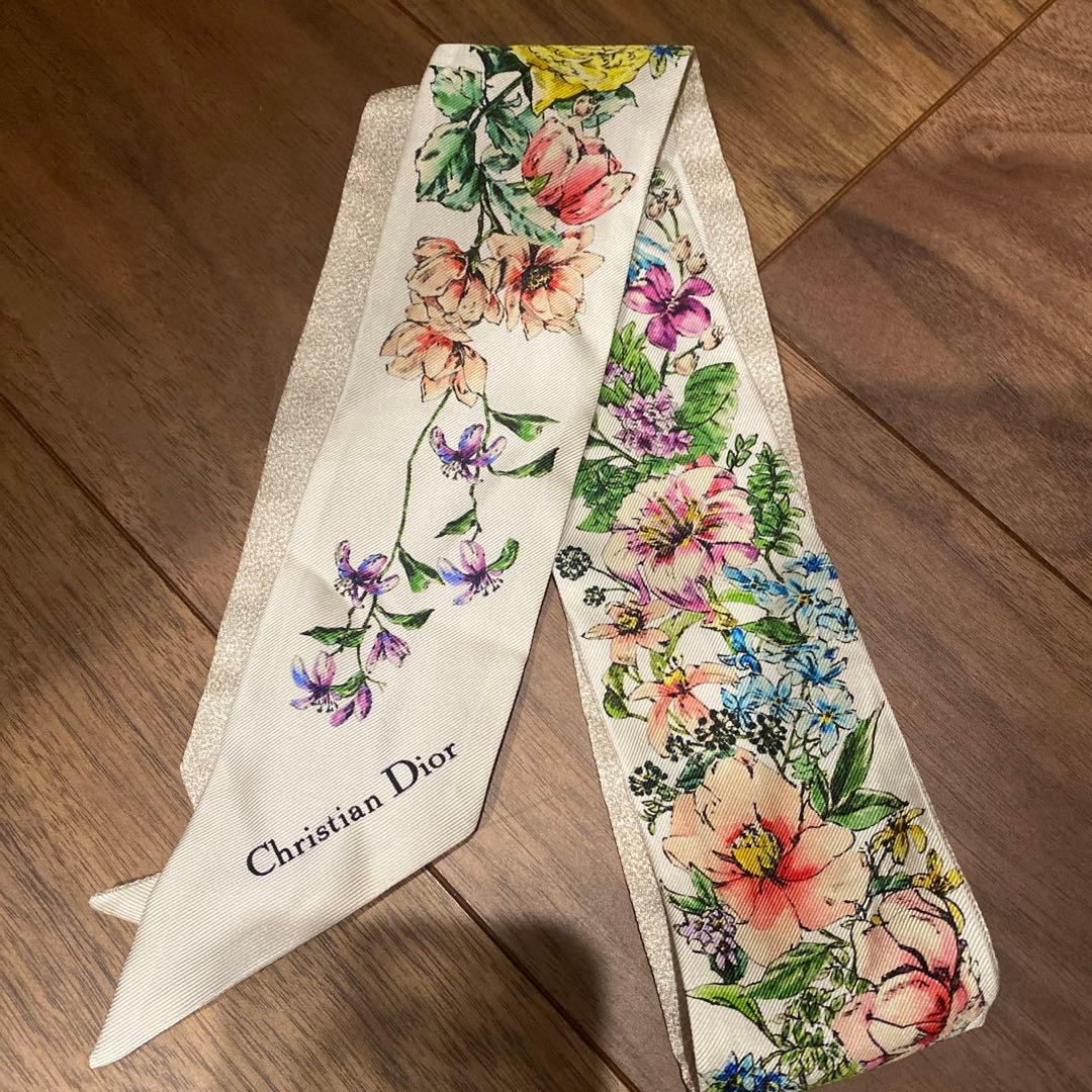 Christian Dior 花柄シルクスカーフ ミッツァの通販はau PAY