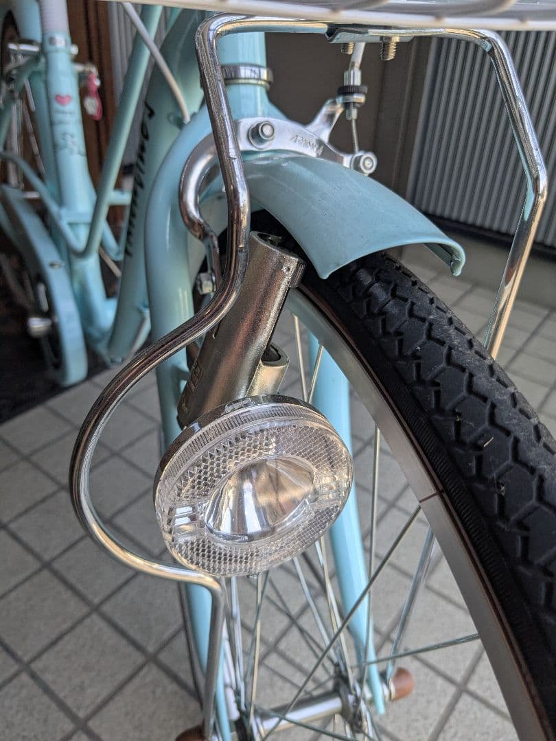 水色シティサイクル バスケット付き24インチ