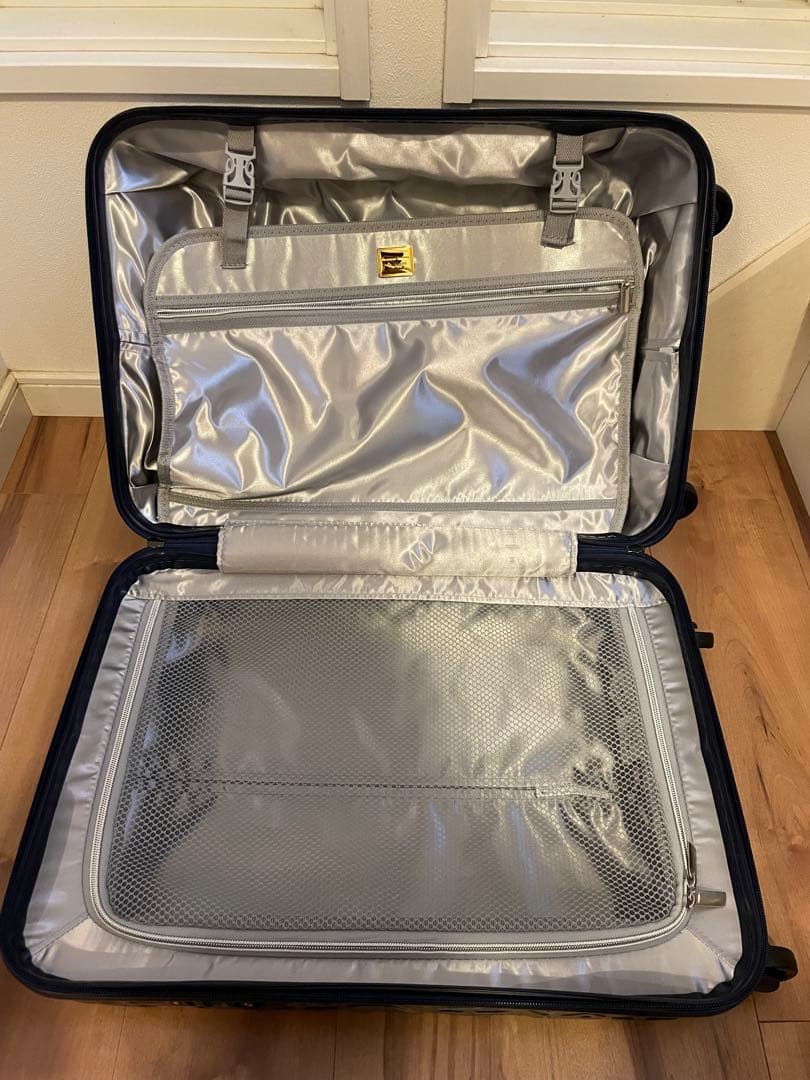 サマンサタバサ　キャリーケース