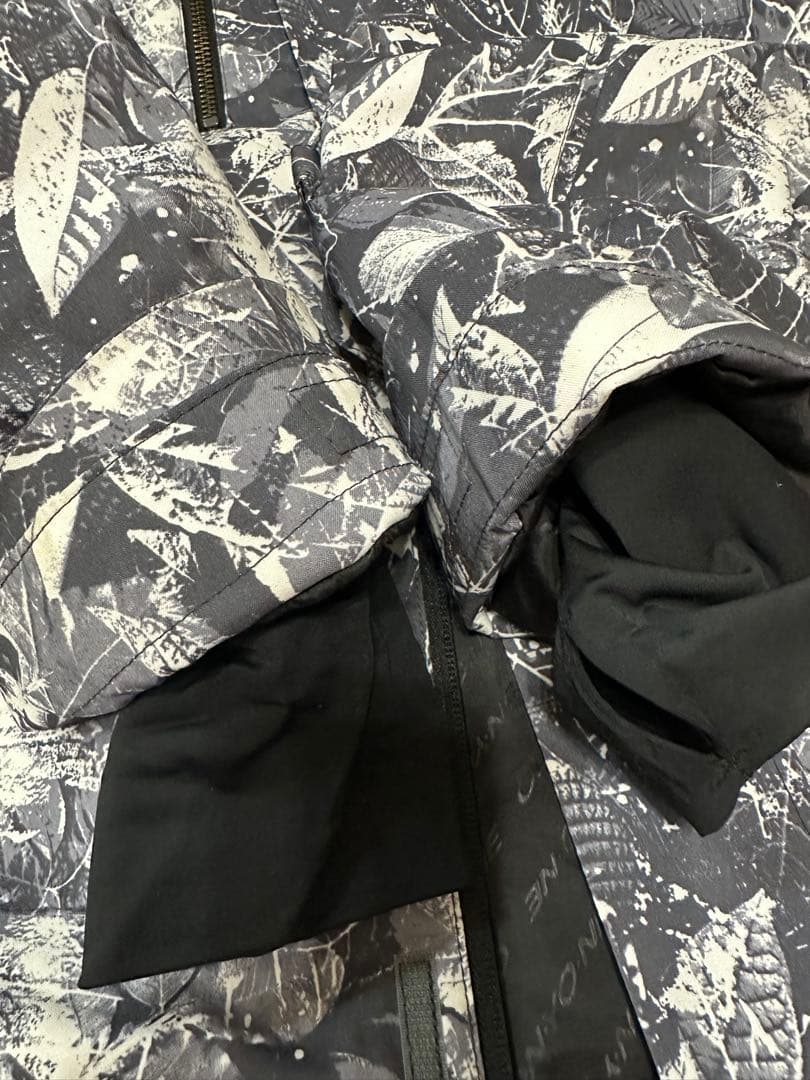 ONYONEスキースノボー雪山ウェア　上下セットメンズ身長180 LL？