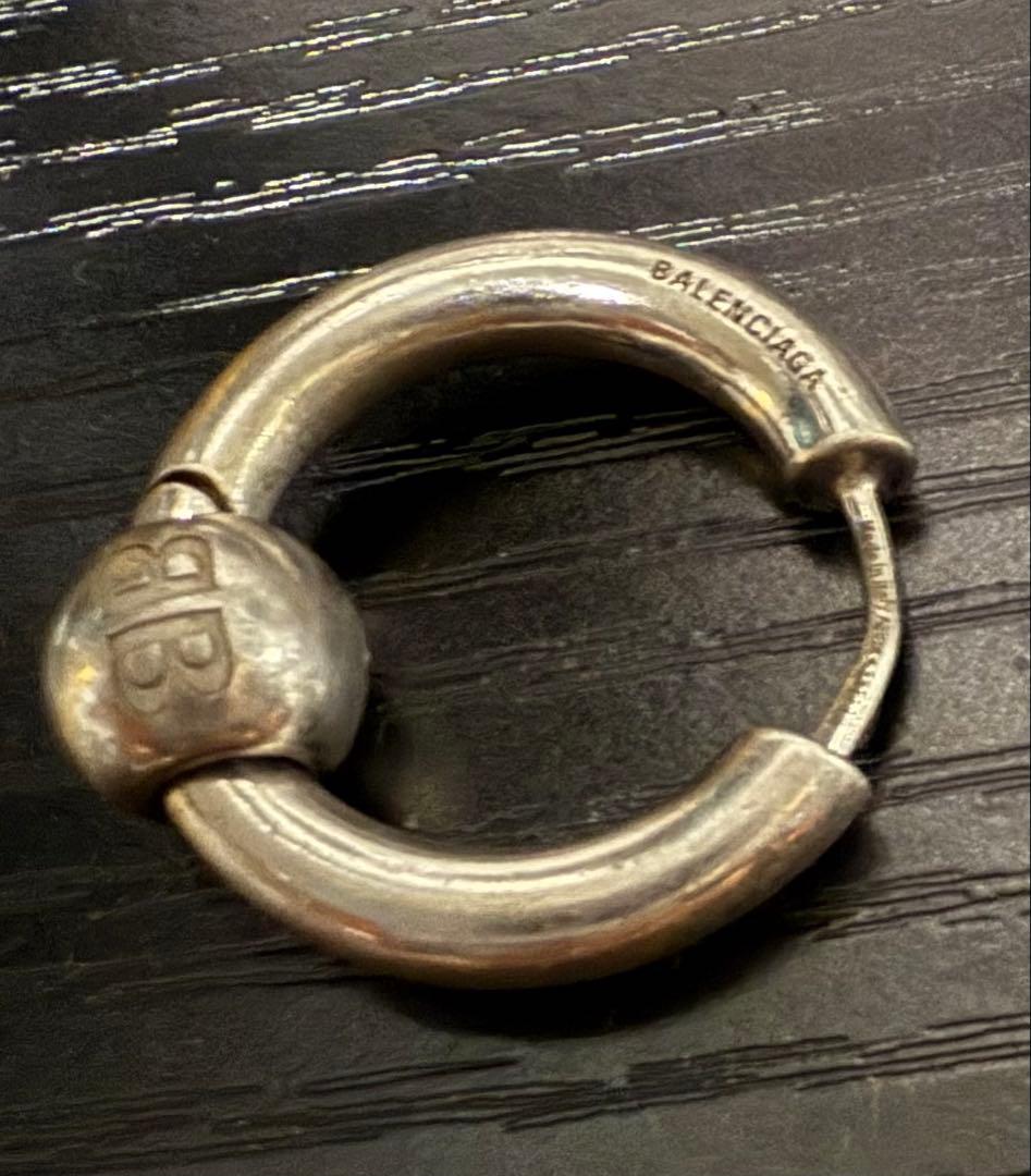 バレンシアガ　ピアス