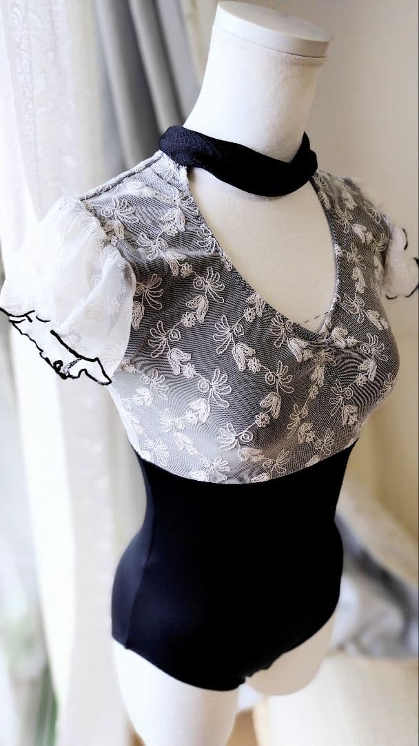 花の妖精さん風レースと後ろのリボンがエレガントな娘役レオタード黒Ｓ～Ｍサイズ