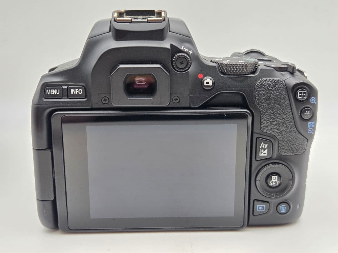 キャノン　Canon EOS Kiss X10 18-55mm レンズキット