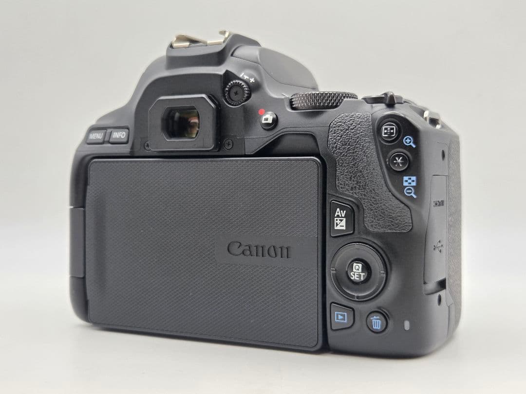 キャノン　Canon EOS Kiss X10 18-55mm レンズキット