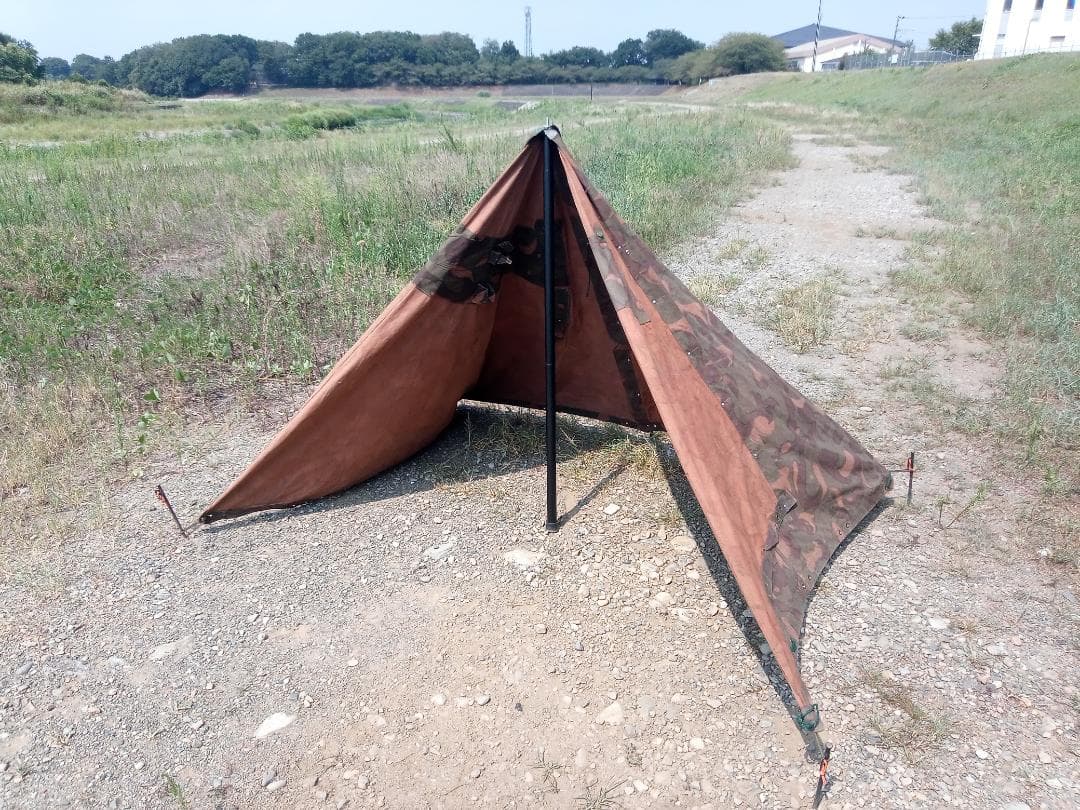 【希少】ハンガリー軍　テントシート2枚組　ハリケーン迷彩　軍幕テント