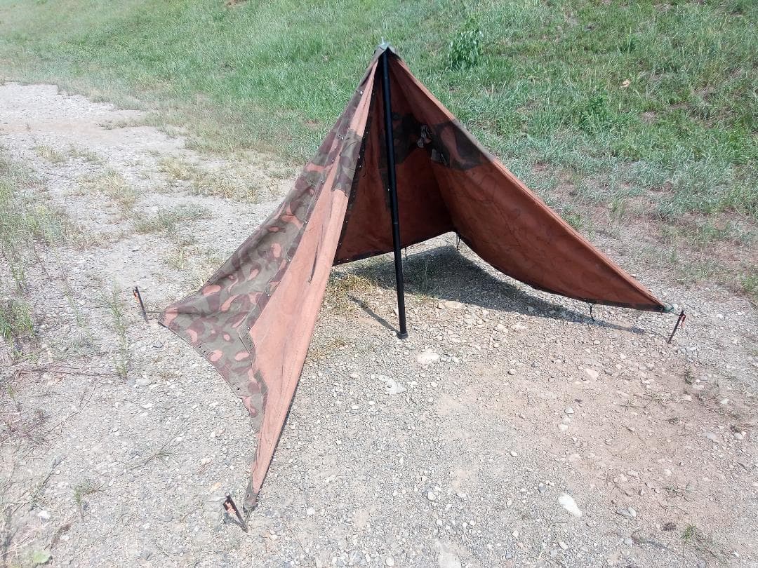 【希少】ハンガリー軍　テントシート2枚組　ハリケーン迷彩　軍幕テント