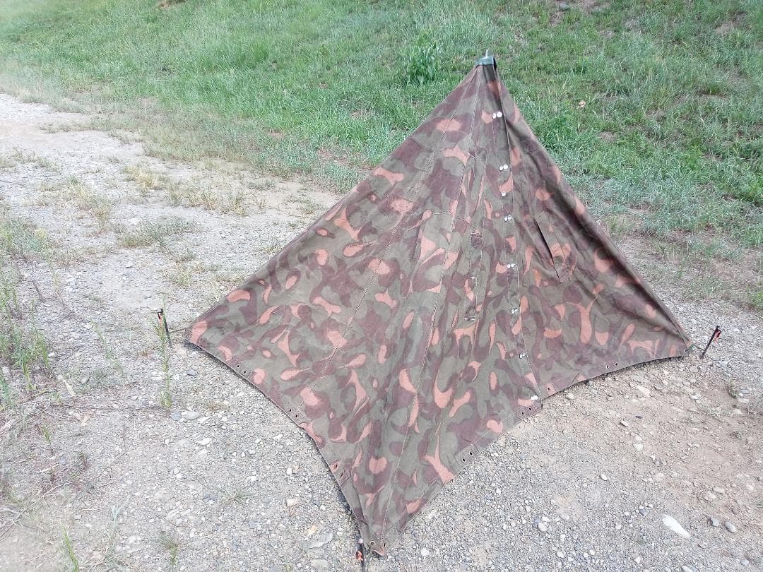 【希少】ハンガリー軍　テントシート2枚組　ハリケーン迷彩　軍幕テント