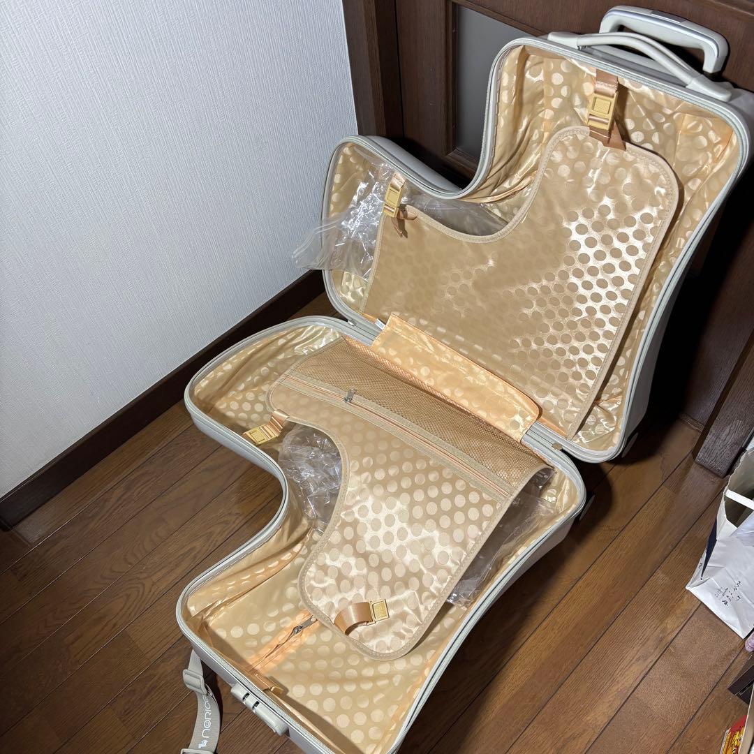 【美品】ノリッコ　NORICCO 子供が乗れるキャリーケース