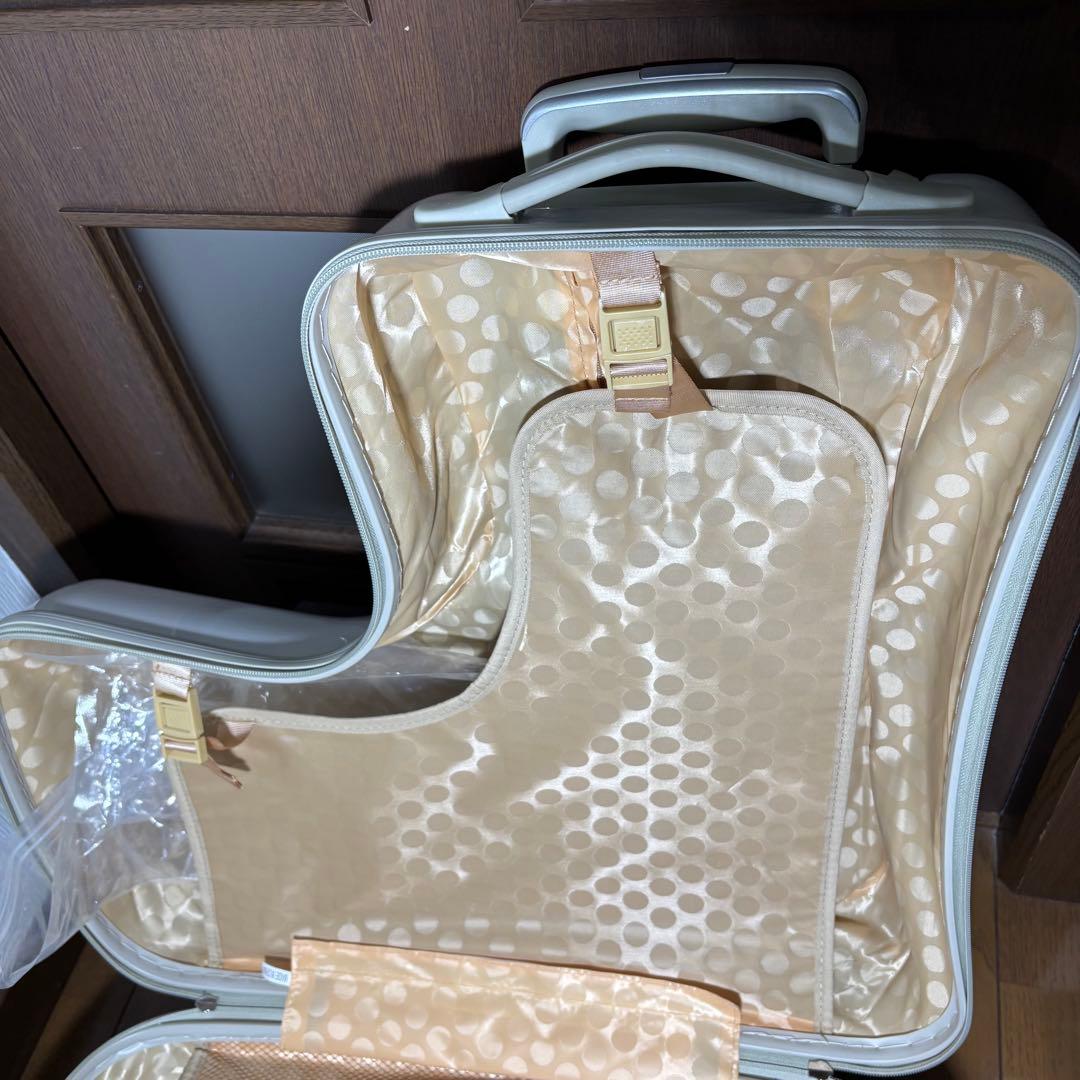 【美品】ノリッコ　NORICCO 子供が乗れるキャリーケース