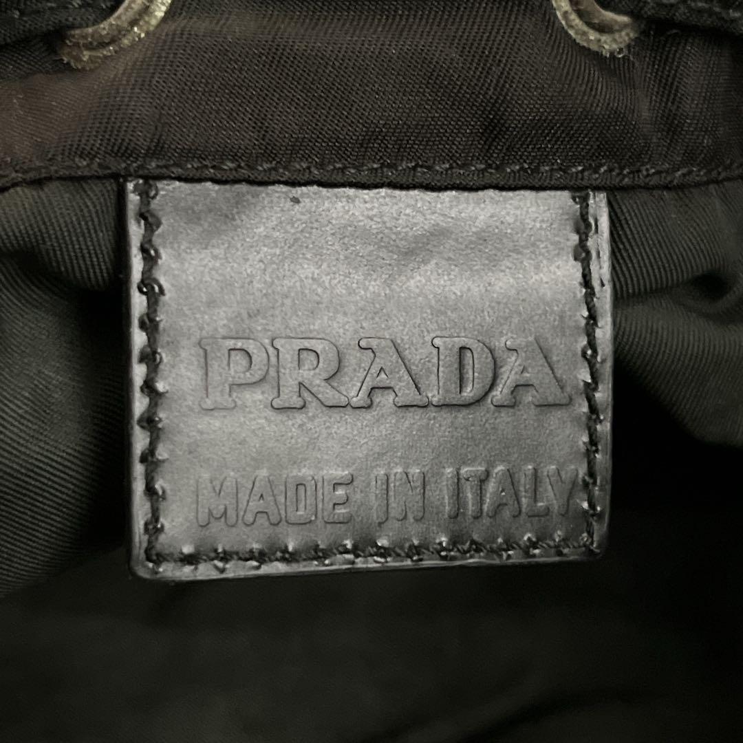 プラダ　三角ロゴ　巾着ミニポーチ　小物入れ　化粧ポーチ　ナイロン　黒　y2k