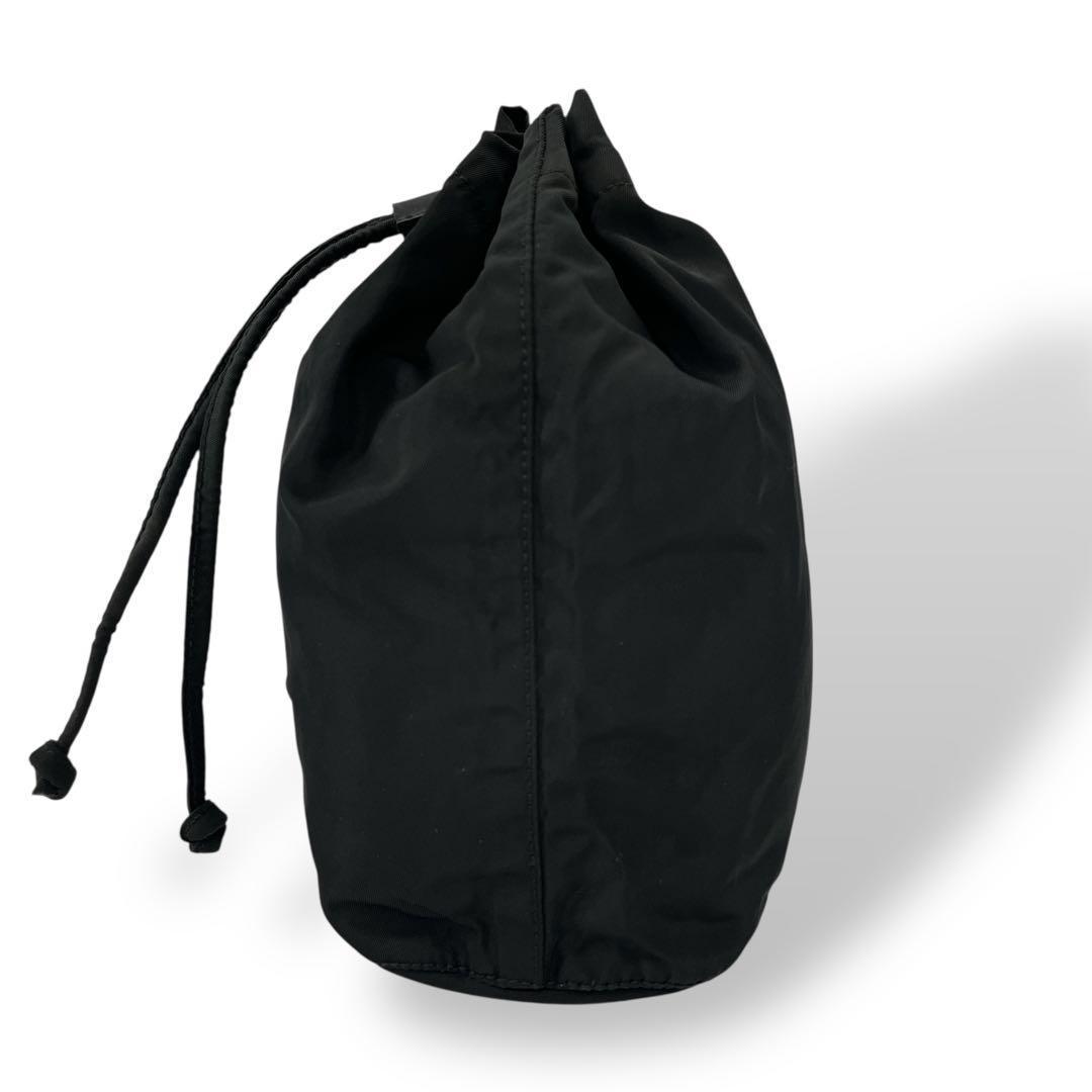 プラダ　三角ロゴ　巾着ミニポーチ　小物入れ　化粧ポーチ　ナイロン　黒　y2k