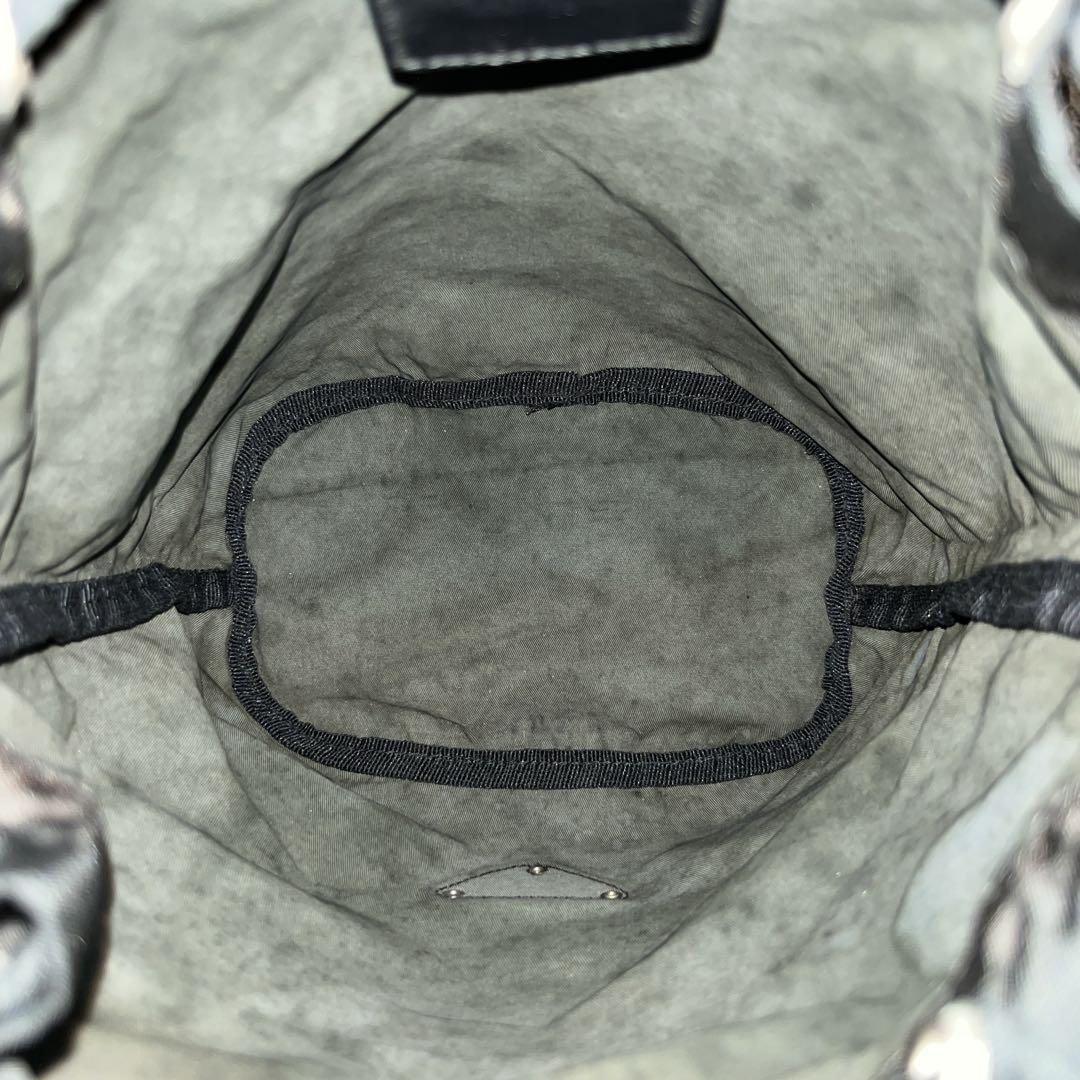 プラダ　三角ロゴ　巾着ミニポーチ　小物入れ　化粧ポーチ　ナイロン　黒　y2k