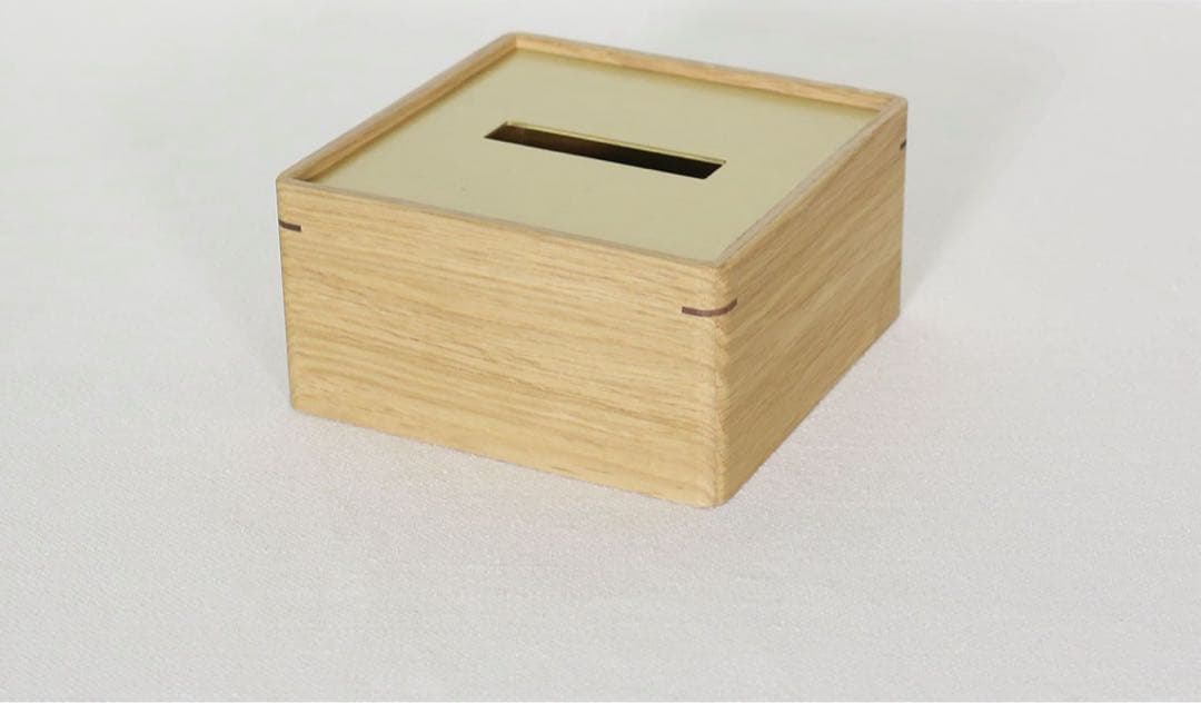 新品未使用品！ホテルズ　木製ティッシュボックス 金色の蓋付き