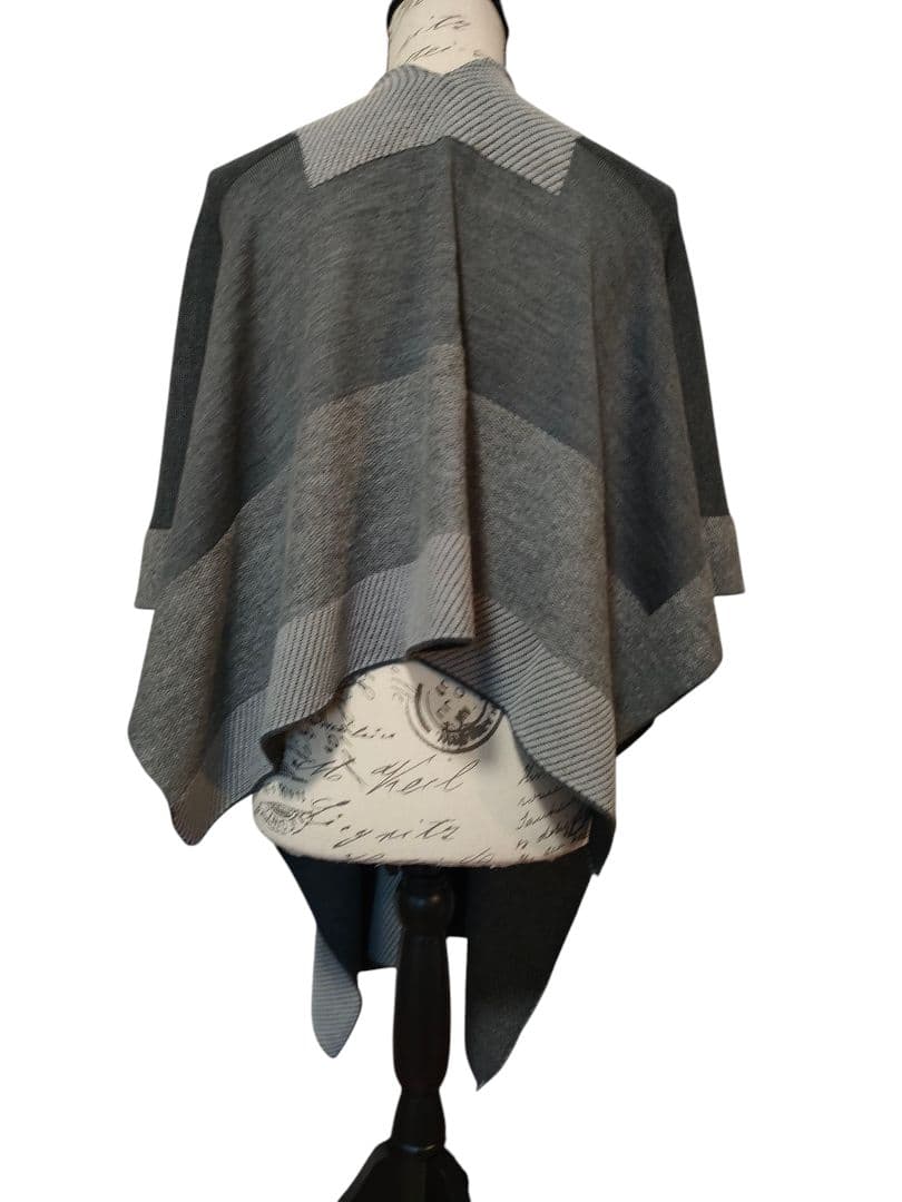 z20 超美品　イッセイミヤケ　ISSEY MIYAKE　ストール　肩掛け