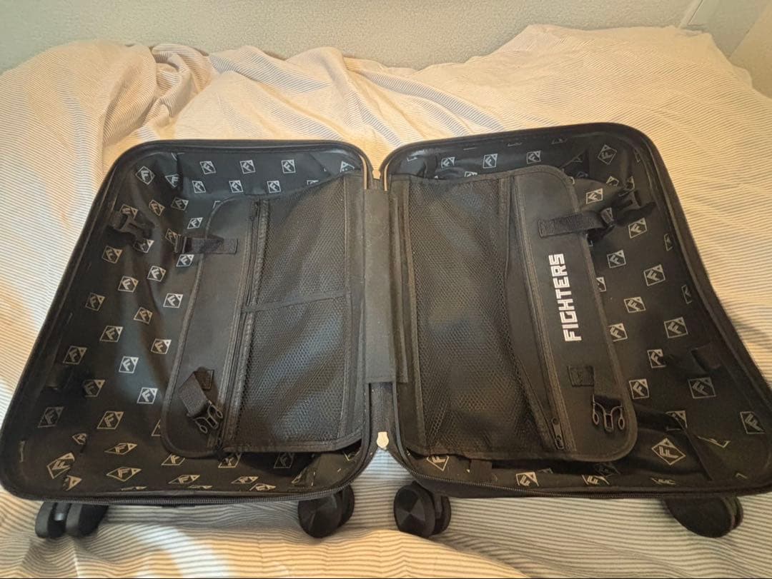 非売品】FIGHTERS キャリーケース 2023FAVプレミアム特典 - メルカリ