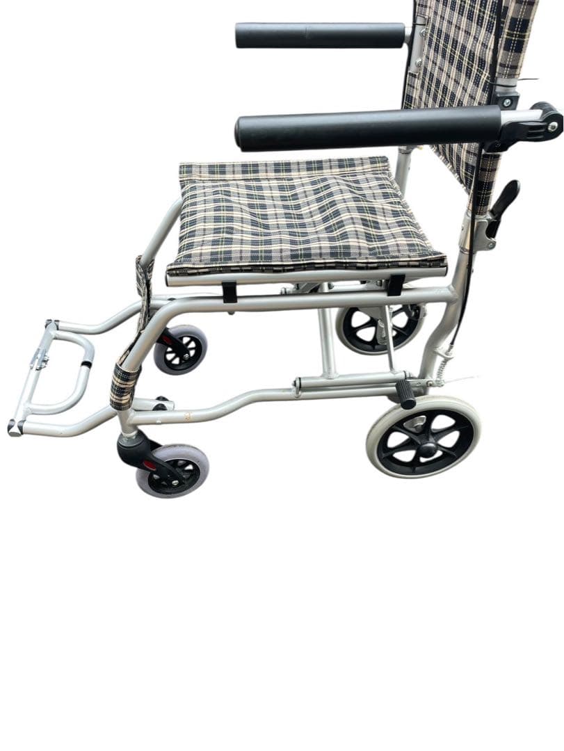 KADOKURA 簡易型介助用車椅子 ネクスト