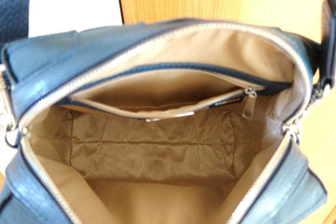 IACUCCI ショルダーバッグ ベルタ CORDURA Sサイズ ネイビー - メルカリ