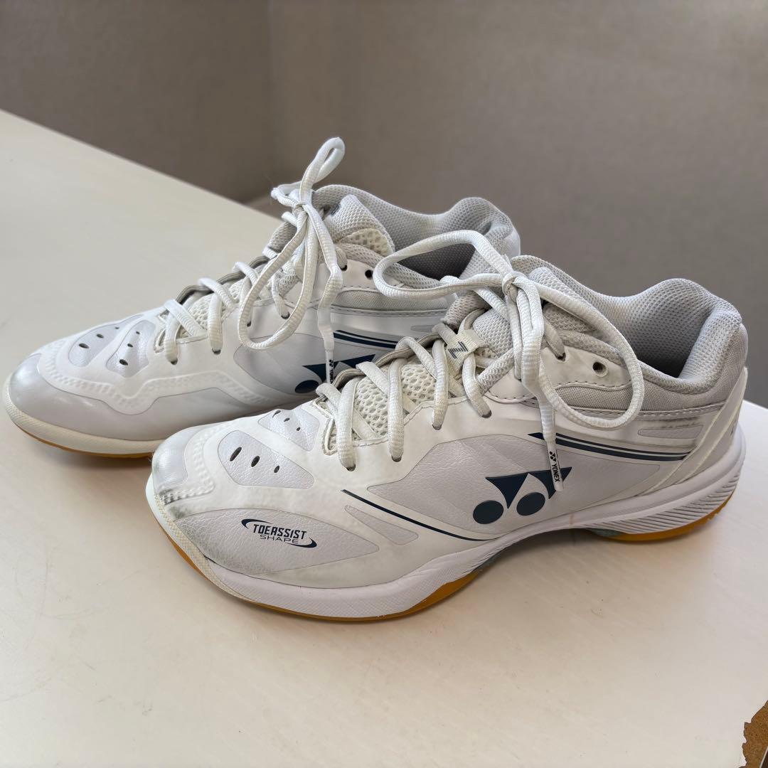YONEX 65zウィメンズ24.0cmホワイト バドミントンシューズ