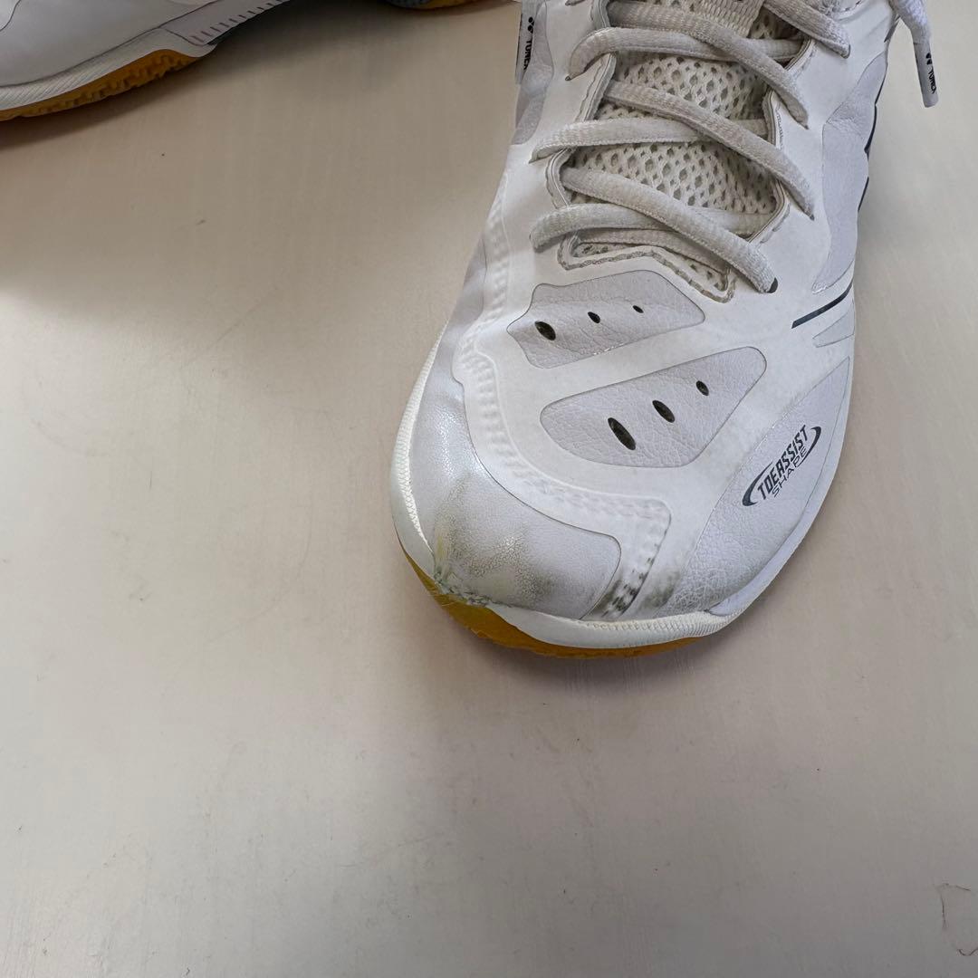 YONEX 65zウィメンズ24.0cmホワイト バドミントンシューズ