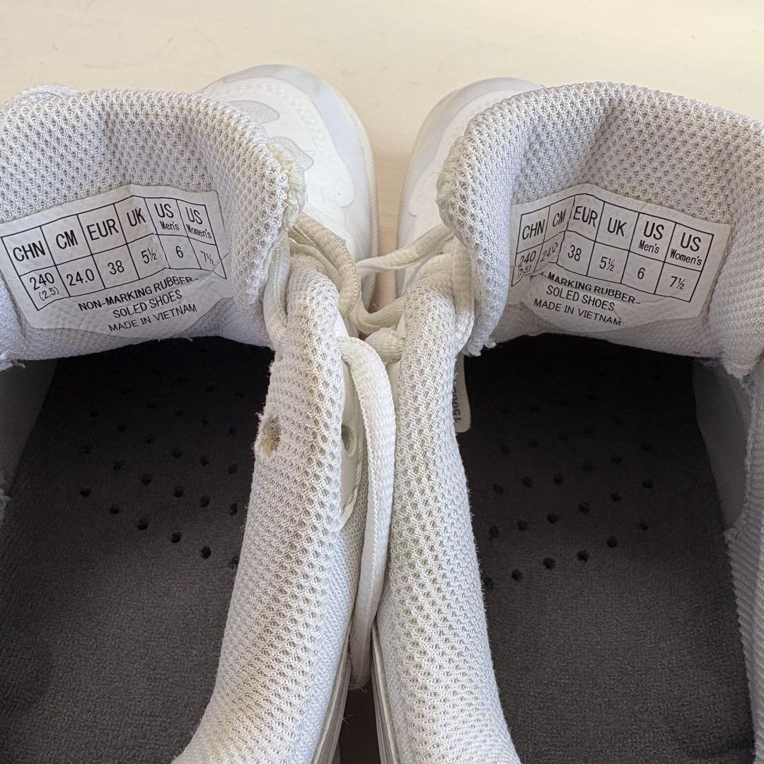 YONEX 65zウィメンズ24.0cmホワイト バドミントンシューズ