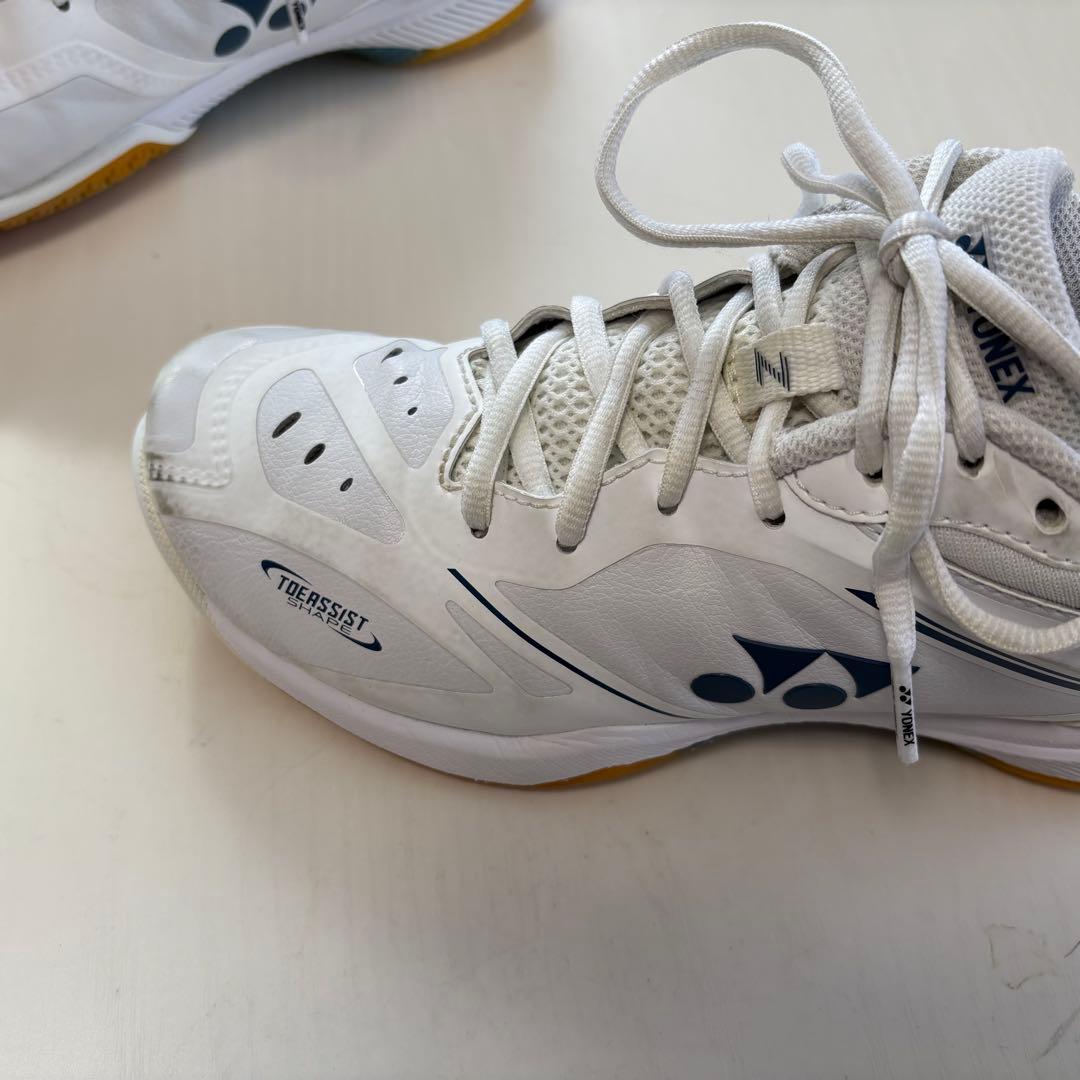 YONEX 65zウィメンズ24.0cmホワイト バドミントンシューズ