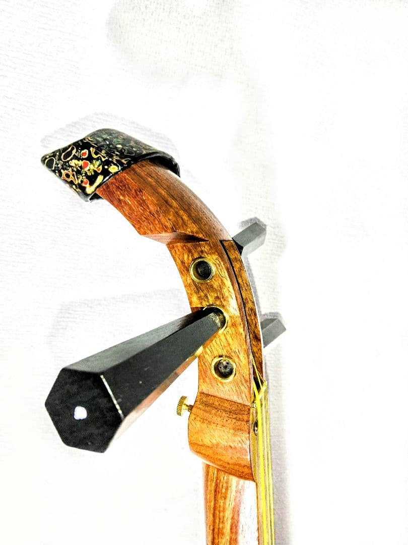 【状態良好】三味線　地唄　中棹　花梨　丸打胴　ハードケース　天然皮　津軽撥