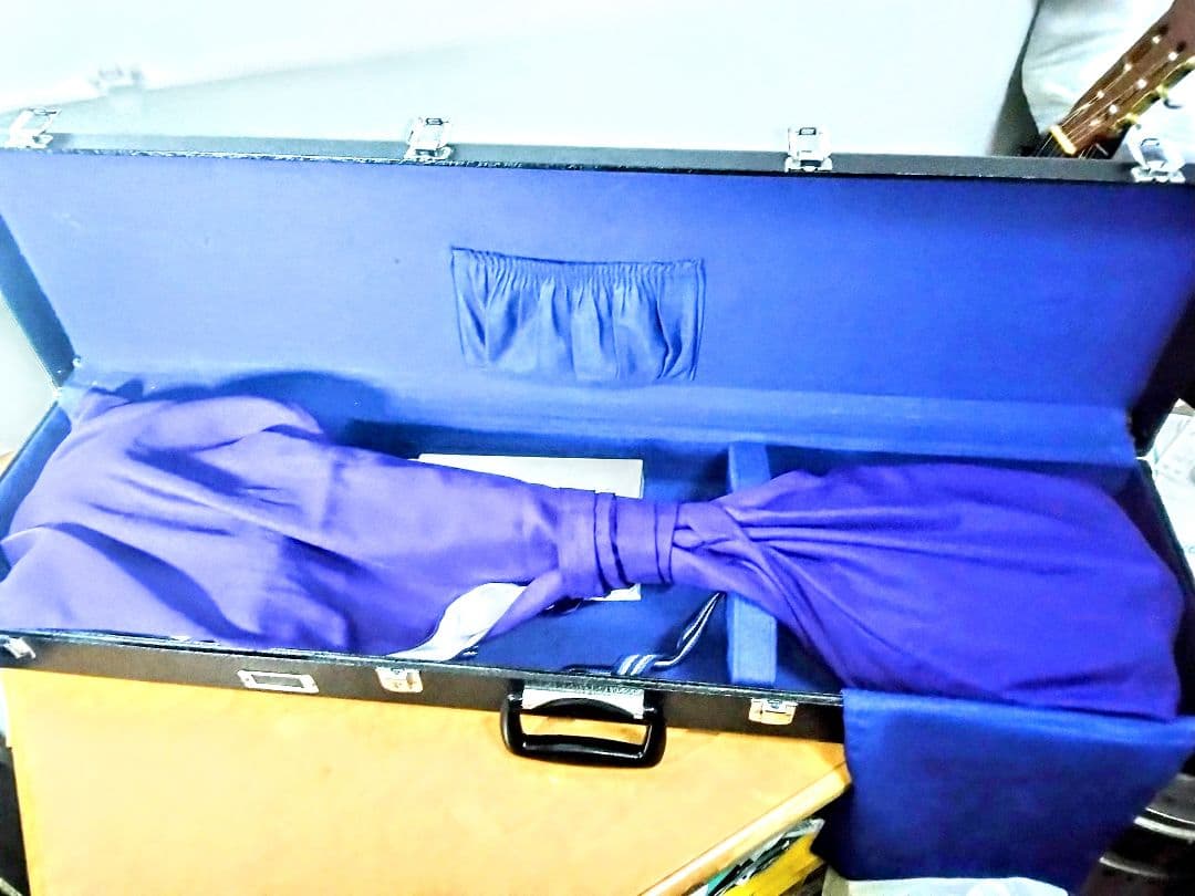 【状態良好】三味線　地唄　中棹　花梨　丸打胴　ハードケース　天然皮　津軽撥