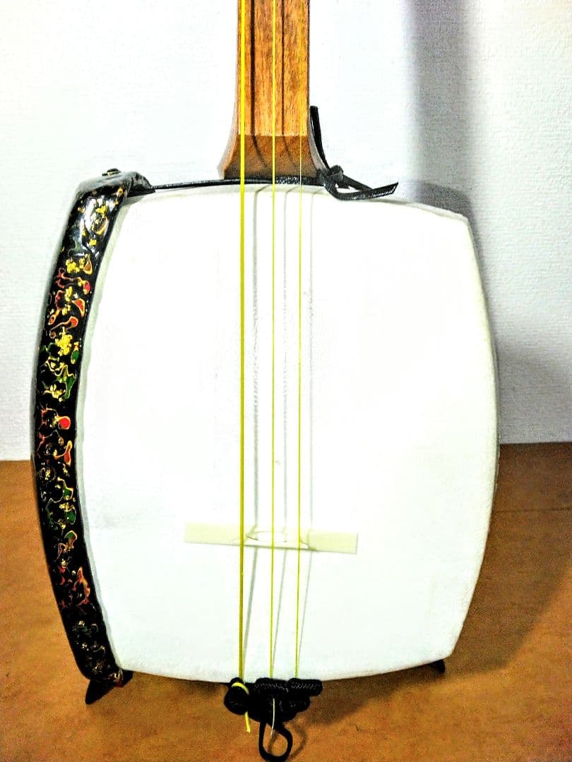 【状態良好】三味線　地唄　中棹　花梨　丸打胴　ハードケース　天然皮　津軽撥