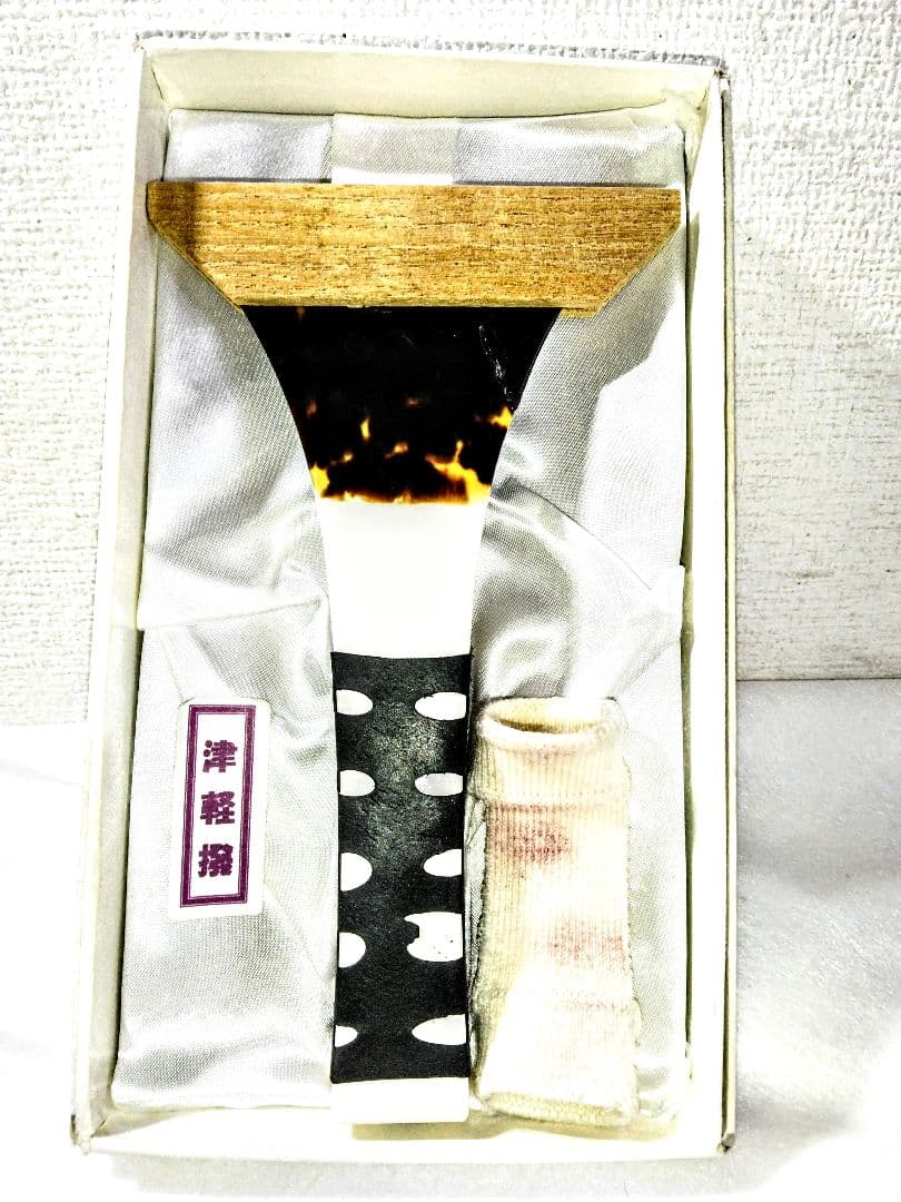 【状態良好】三味線　地唄　中棹　花梨　丸打胴　ハードケース　天然皮　津軽撥