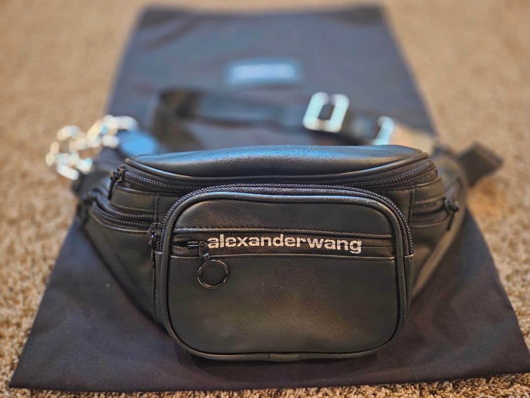 美品アレキサンダーワンボディバッグ