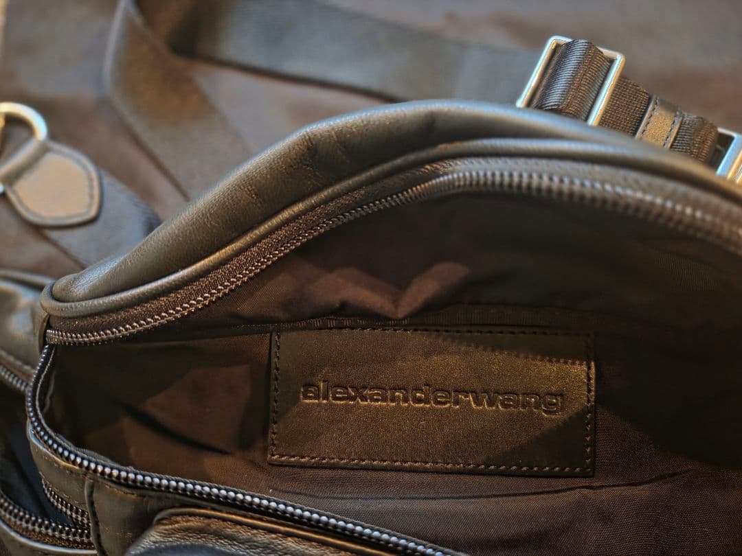 美品アレキサンダーワンボディバッグ