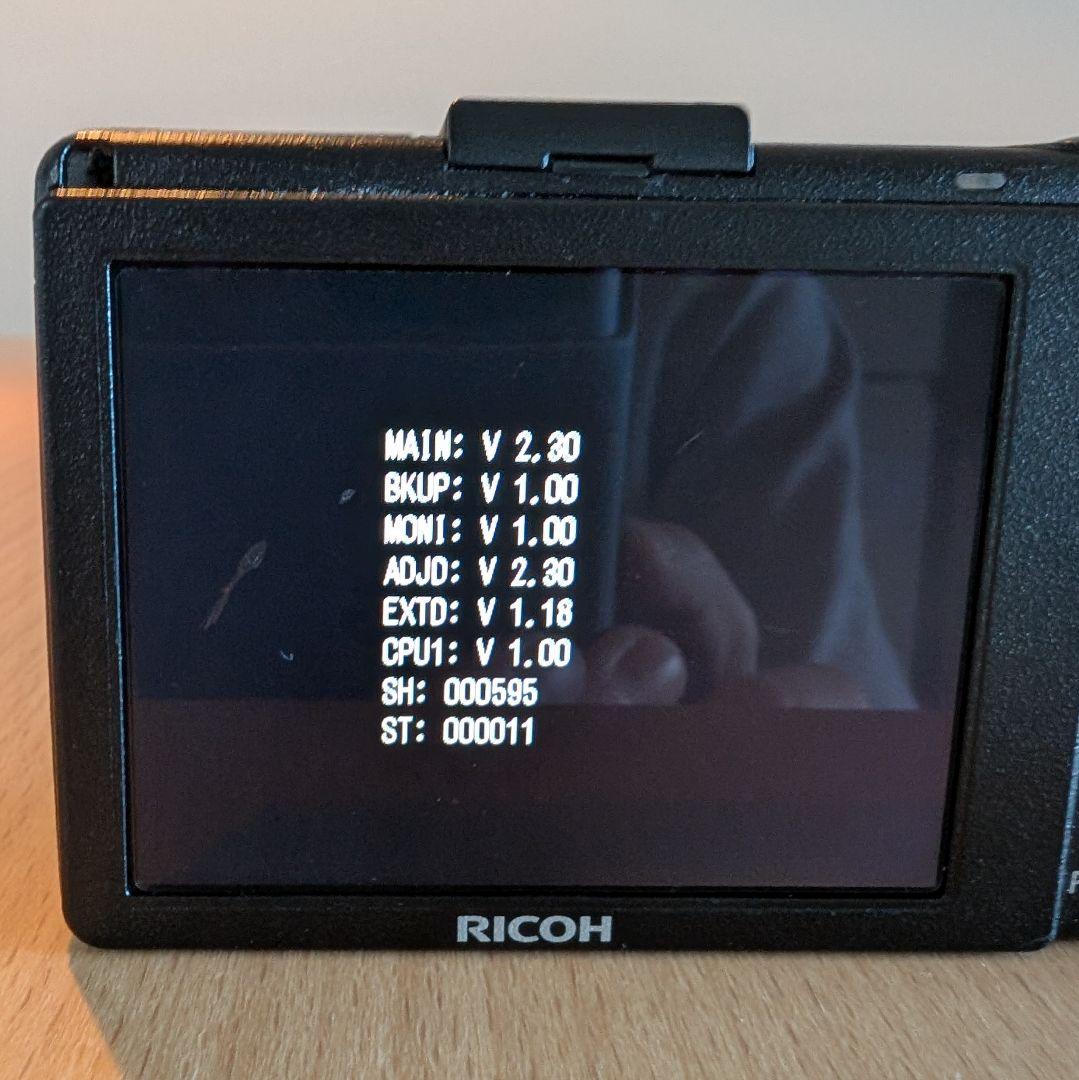 RICOH GR DIGITAL III　ショット数595回 バッテリー2個付き