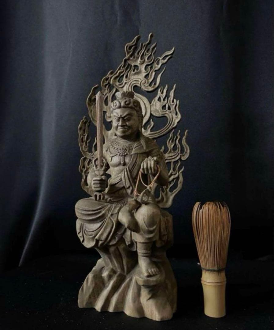 高32cm 仏教工芸品　楠材製　極上彫　井波木彫仏像　不動明王座像