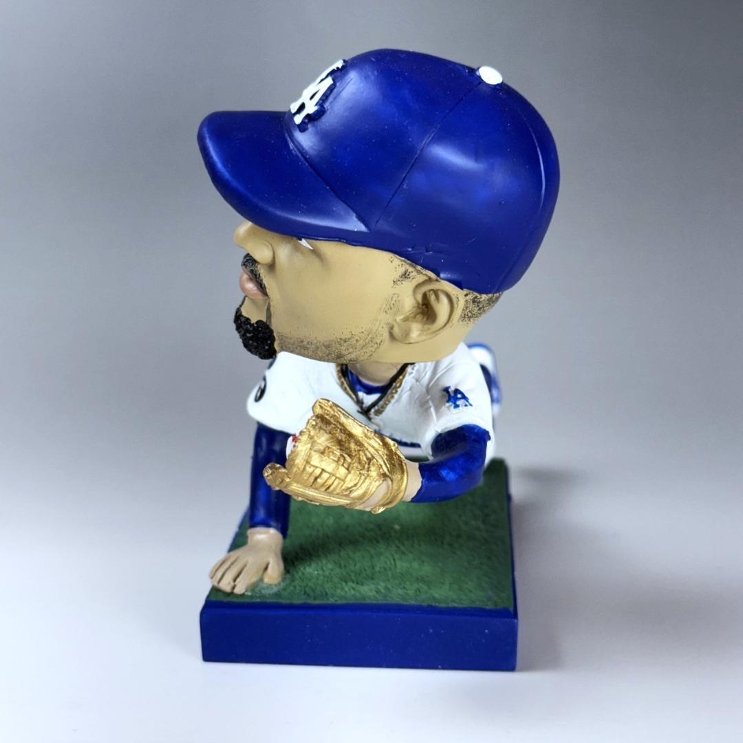 新品 ムーキー・ベッツ ゴールドグラブ賞 ボブルヘッド フィギュア ドジャース
