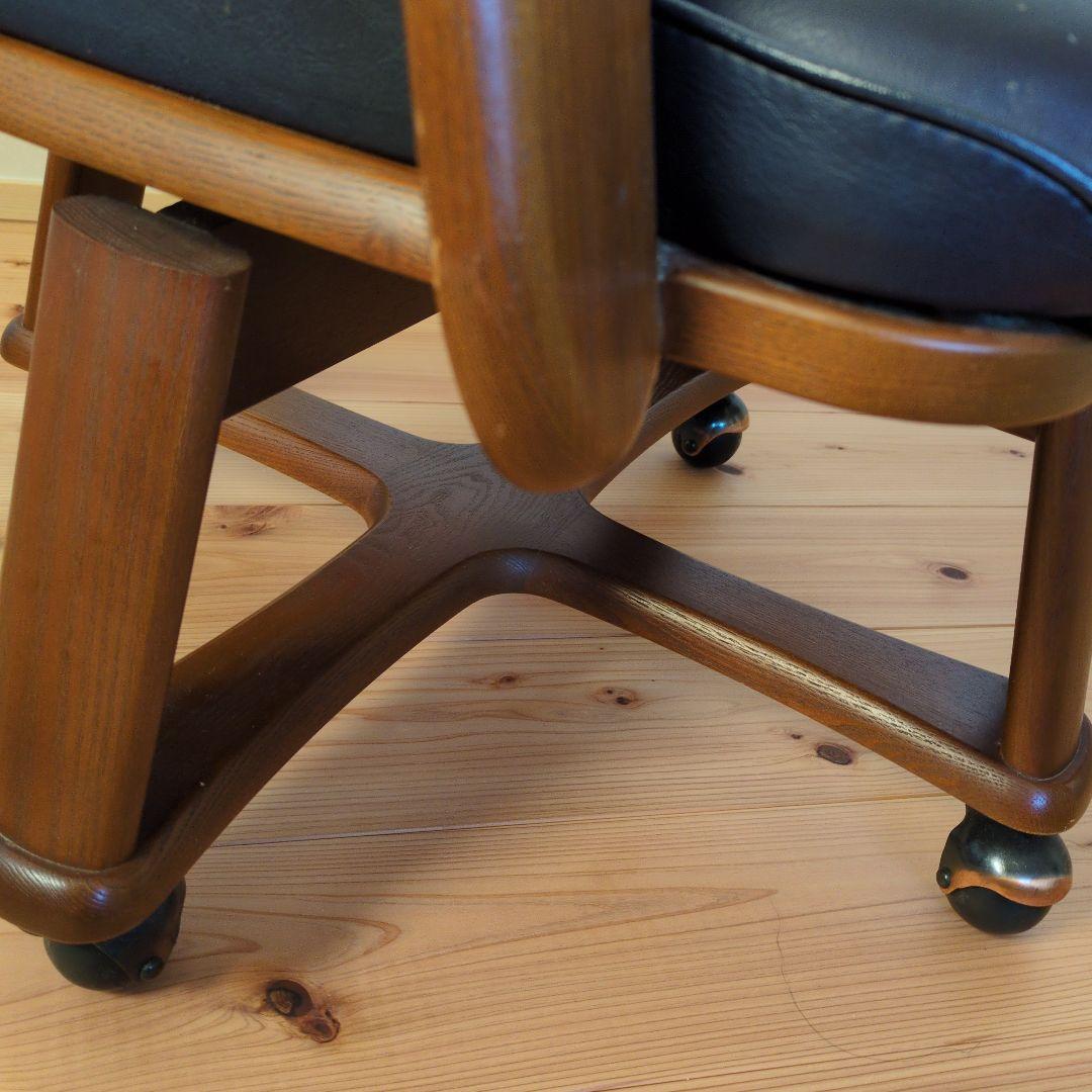 レザー アームチェア キャスター付き