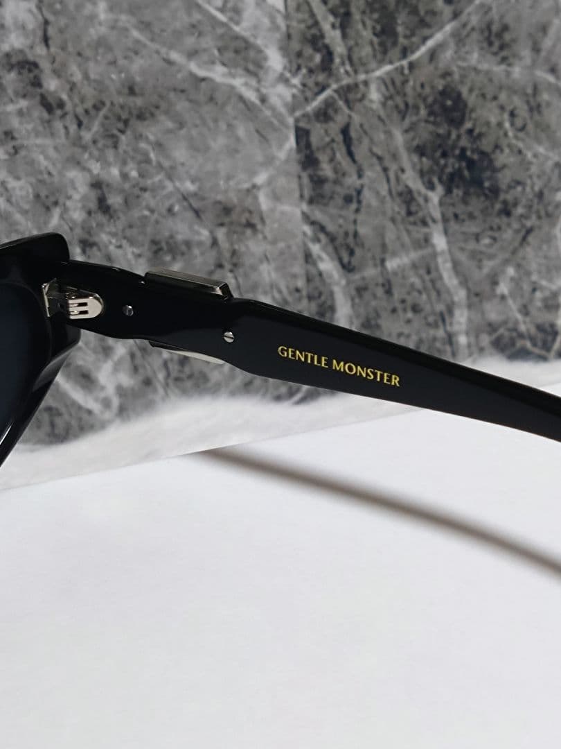 [未使用]GENTLE MONSTER 　ジェントルモンスターブラックサングラス