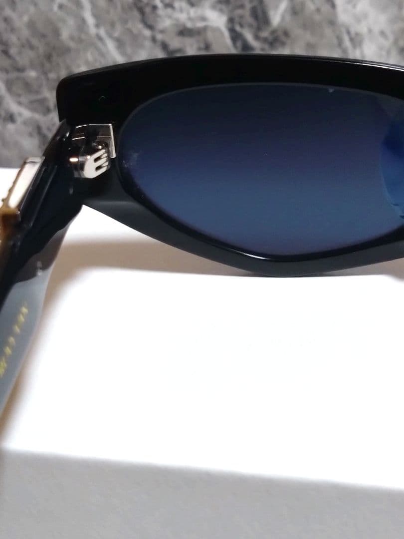 [未使用]GENTLE MONSTER 　ジェントルモンスターブラックサングラス