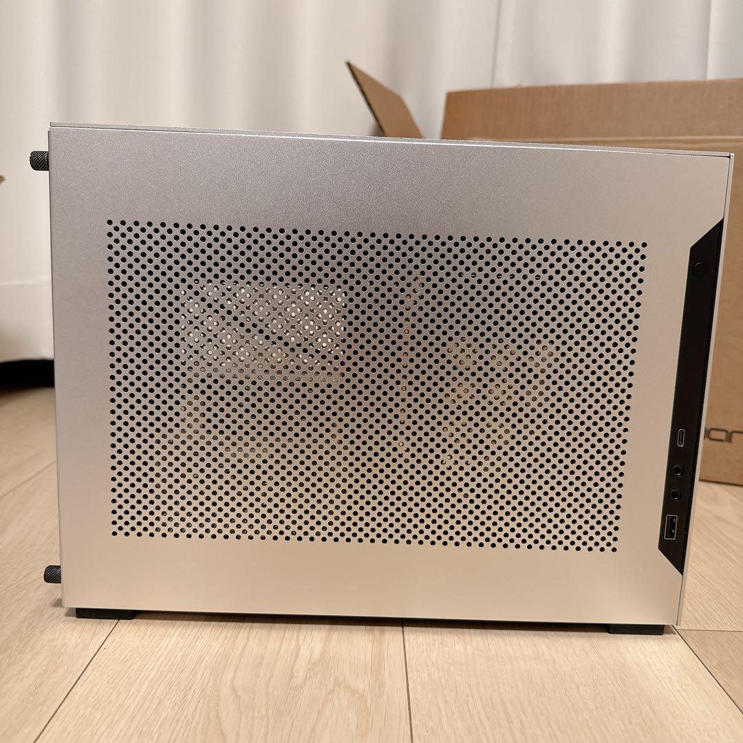 LIAN LI A4-H2O PCケース