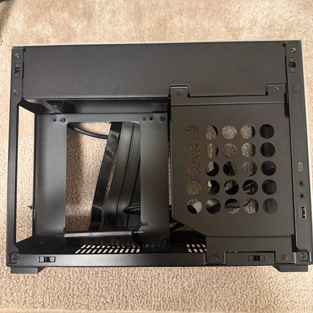 LIAN LI A4-H2O PCケース