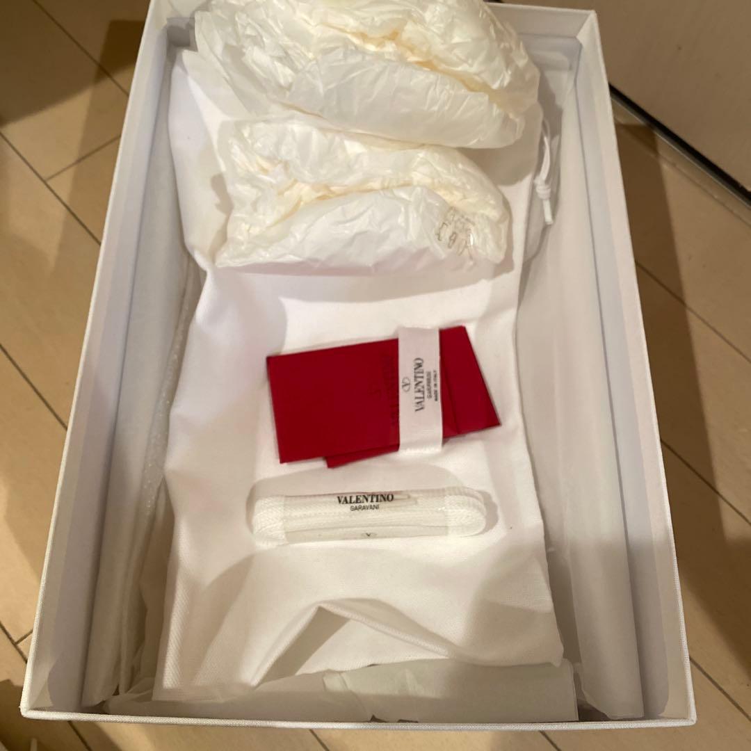 VALENTINO スタッズ付きホワイトスニーカー 35