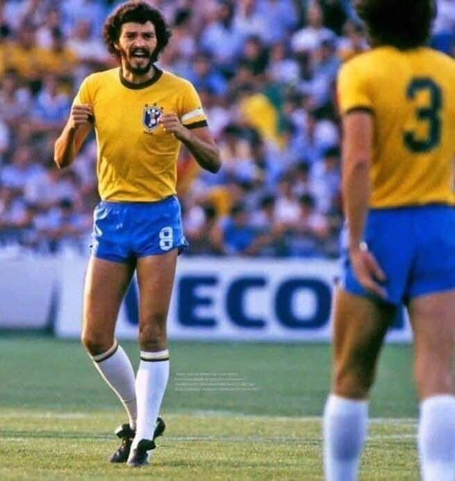 元ブラジル代表 オスカール氏のサイン入りユニフォーム 現在ブラジリスFCオーナー