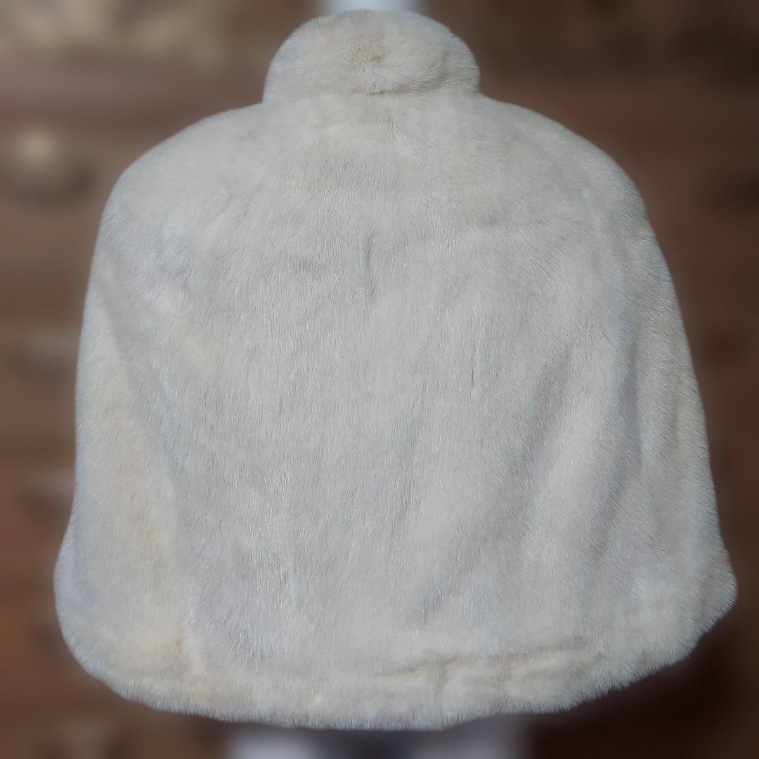ホワイトミンク 裾ラウンド ケープ