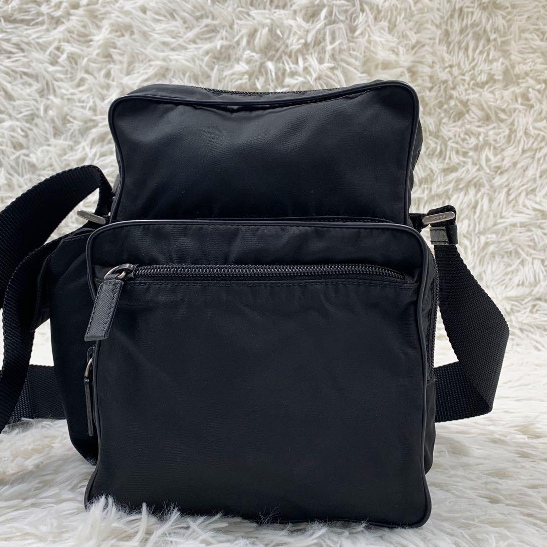 【✨美品✨】プラダ ショルダーバッグ アマゾン型 三角ロゴ ナイロン ブラック