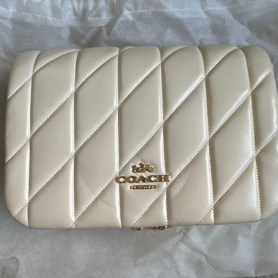 COACH アイボリー キルティング ショルダーバッグ【美品】