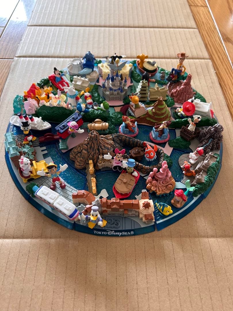 非売品 東京ディズニーリゾート25周年記念 ジオラマフィギュア - メルカリ